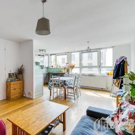 Buy this 1 bed apartment on 17 Warltersville Road in London, N19 3XH