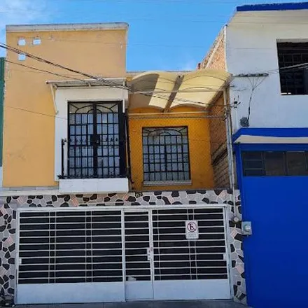 Buy this 6 bed house on Álvarez del Castillo in Calle Álvarez del Castillo, Oblatos