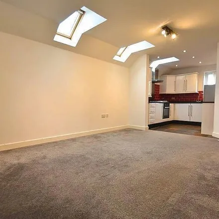 Image 3 - Hunston Road, West Timperley, M33 4RP, United Kingdom - Apartment for rent