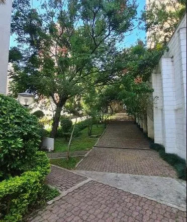 Buy this 2 bed apartment on Rua Ângelo Bertini in Jardim Imperador (Zona Sul), São Paulo - SP
