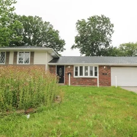 Buy this 4 bed house on 1701 Tower Blvd in Lorain, Ohio