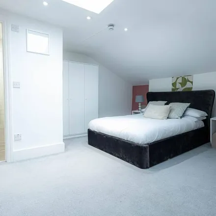 Rent this 1 bed apartment on London in N7 0SJ, United Kingdom