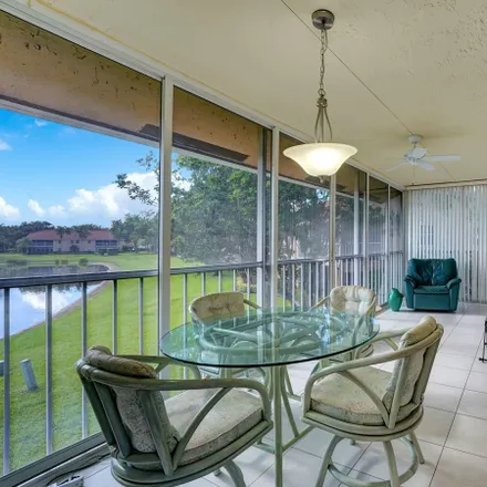 Buy this 2 bed condo on 9739 Shadybrook Drive in Palm Beach County, FL 33437