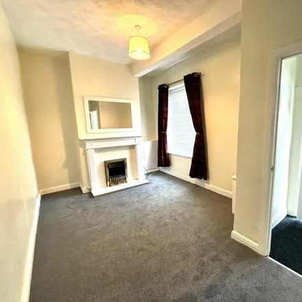 Image 4 - Back Halliwell Road North, Bolton, BL1 3HQ, United Kingdom - Townhouse for sale
