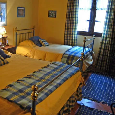 Rent this 3 bed townhouse on 4930-412 Distrito de Portalegre