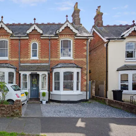 Buy this 5 bed house on South Bank in Chichester, PO19 8EJ