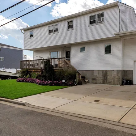 Buy this 5 bed house on 921 Pacific Street in Village of Lindenhurst, NY 11757