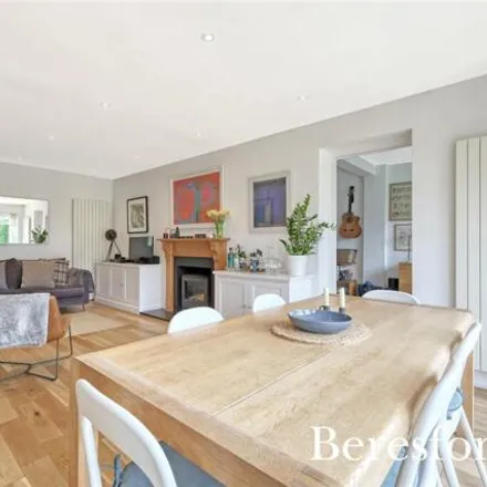 Image 7 - Chelmsford Road, Brentwood, CM15 8RN, United Kingdom - House for sale