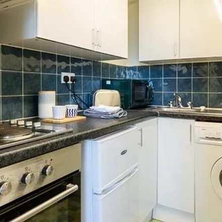 Rent this 1 bed apartment on 3A Victoria Terrace in Leeds, LS3 1BX