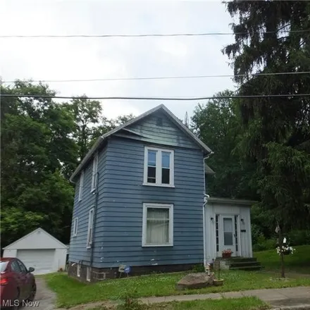 Buy this 3 bed house on 931 Walnut Avenue in Alliance, OH 44601