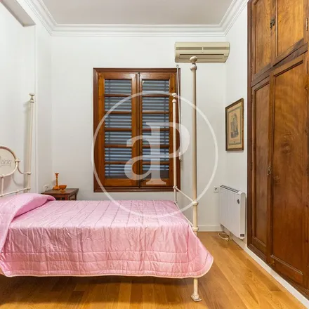 Rent this 3 bed apartment on Wall Street Institute in Plaça de l'Ajuntament, 46002 Valencia