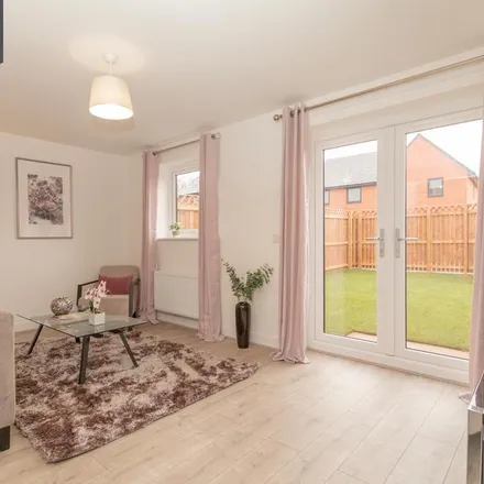 Image 5 - Cowslip Drive, Redcar, TS10 5BF, United Kingdom - Townhouse for rent