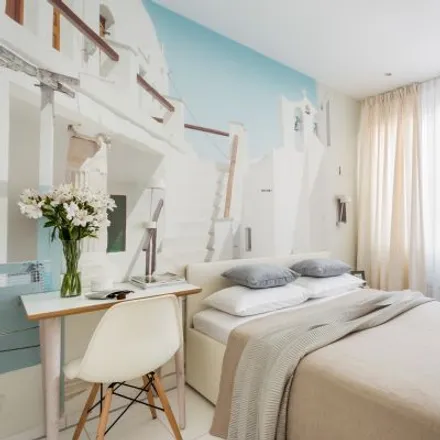 Rent this 3 bed apartment on Gutleutstraße 45 in 60329 Frankfurt, Germany