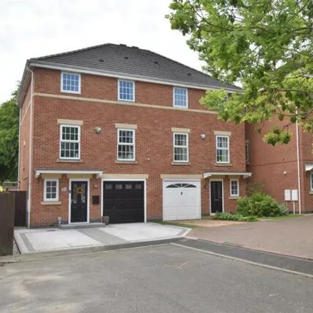 Buy this 4 bed townhouse on 12 Songbird Close in Derby, DE22 1LB