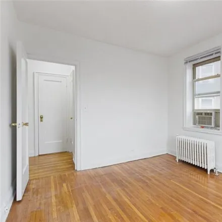 Image 5 - 4826 44th St Apt 3e, Woodside, New York, 11377 - Apartment for sale