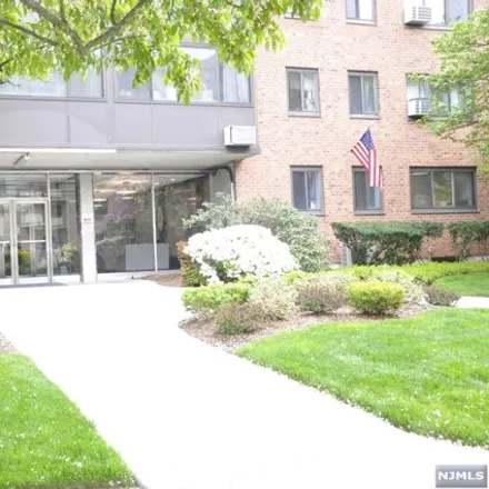 Rent this 3 bed condo on Hackensack University Medical Center in 30 Prospect Avenue, Hackensack