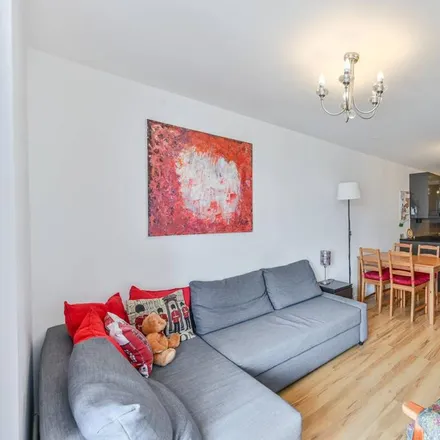 Image 2 - Osprey Heights, 7 Bramlands Close, London, SW11 2NP, United Kingdom - Apartment for rent