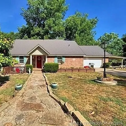 Buy this 3 bed house on 702 Wilson Avenue in Tahlequah, OK 74464