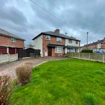 Rent this 3 bed duplex on Hobley Street in Willenhall, WV13 2HU