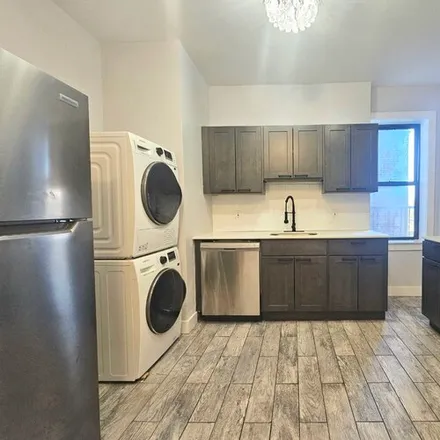 Rent this 3 bed apartment on 600 Salem Ave