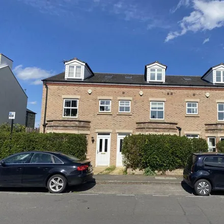 Rent this 3 bed house on 137-141 Oxford Road in Cambridge, CB4 3PJ