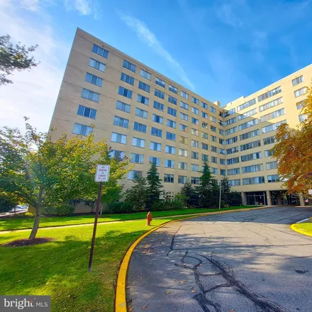 Buy this studio condo on 6621 Wakefield Drive in Belle Haven, Fairfax County