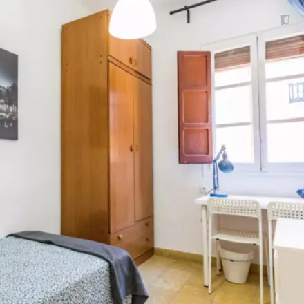 Rent this 5 bed room on Carrer de Recared in 46001 Valencia, Spain
