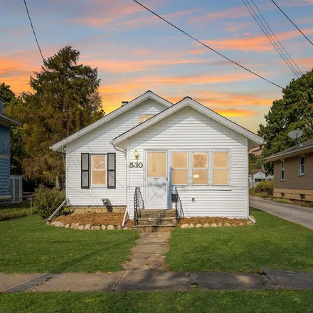 Buy this 3 bed house on 530 Saint Clair Avenue in Jackson, MI 49202