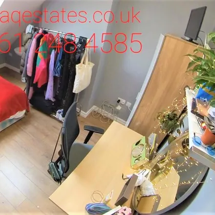 Image 4 - Ladybarn Lane, Manchester, M14 6NQ, United Kingdom - Townhouse for rent