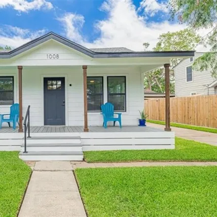 Buy this 2 bed house on 1008 Walton St in Houston, Texas