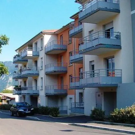 Rent this 3 bed apartment on 4 Rue de la Tonnellerie in 38470 Vinay, France