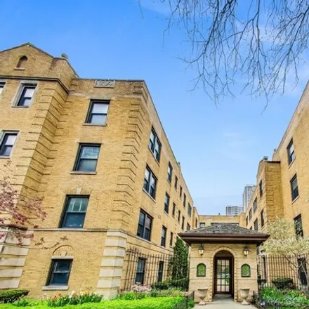 Buy this 2 bed condo on 714-726 West Hutchinson Street in Chicago, IL 60613