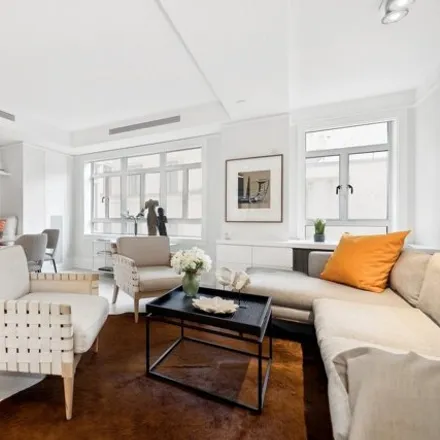 Image 1 - 18 East 62nd Street, New York, NY 10065, USA - Condo for sale