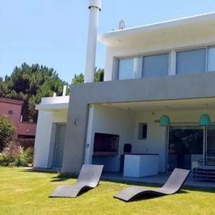 Rent this 4 bed house on unnamed road in Partido de Pinamar, Pinamar