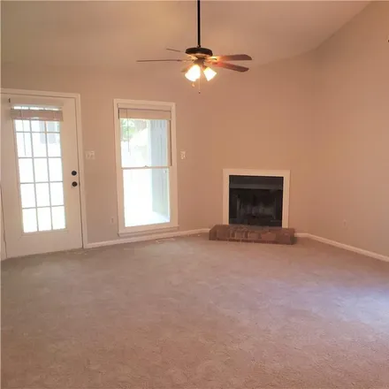 Image 2 - 412 Andros Drive, Fayetteville, NC 28314, USA - Townhouse for sale
