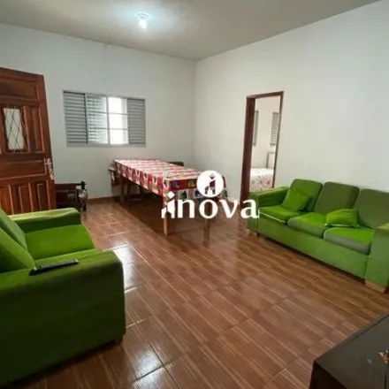 Buy this 4 bed house on Avenida Doutor Fidelis in Centro, Uberaba - MG