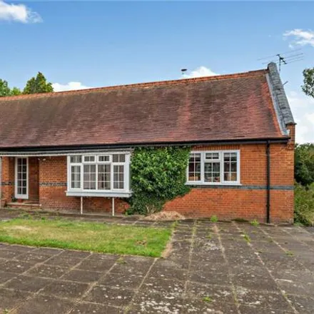 Buy this 3 bed house on Beenham Hill in Reading, Berkshire