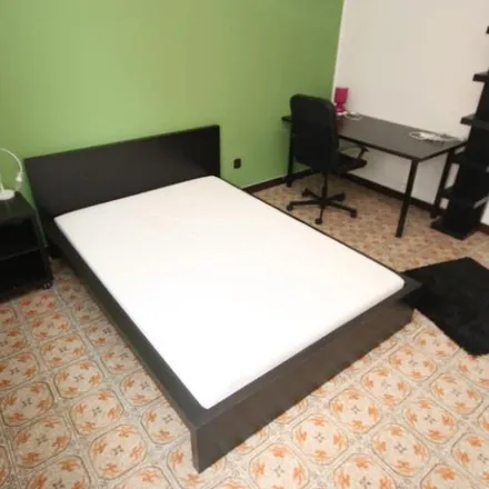 Rent this 4 bed room on Pizzeria Trattoria Albani 52 in Via Francesco Albani 52, 20149 Milan MI