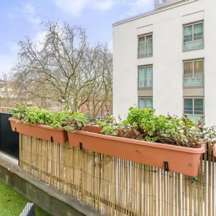 Image 9 - Semley House, Semley Place, London, SW1W 9SX, United Kingdom - Apartment for sale