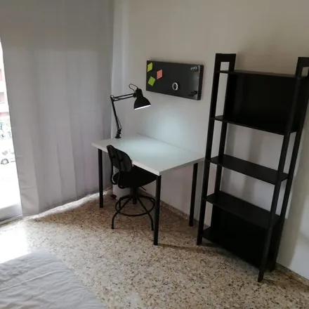 Image 3 - Carrer de la Reina, 213, 46011 Valencia, Spain - Apartment for rent