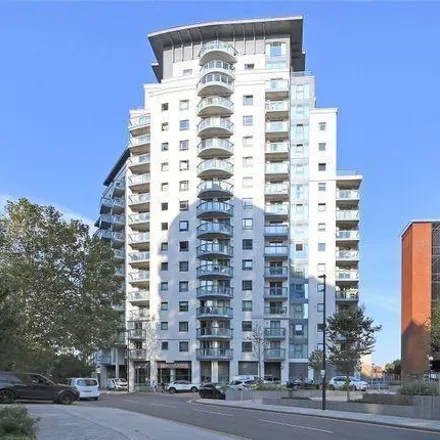 Rent this 2 bed apartment on City Tower in 3 Limeharbour, Cubitt Town