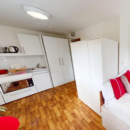 Rent this studio apartment on Coral in Park Street, Luton
