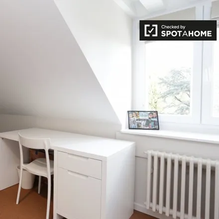 Rent this 4 bed room on Avenue Eugène Godaux - Eugène Godauxlaan 25 in Etterbeek, Belgium