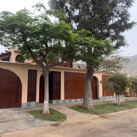 Rent this 4 bed house on Calle Española in La Molina, Lima Metropolitan Area 15051