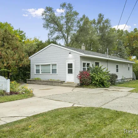 Buy this 2 bed house on 1629 Richmond Street Northwest in Grand Rapids, MI 49504