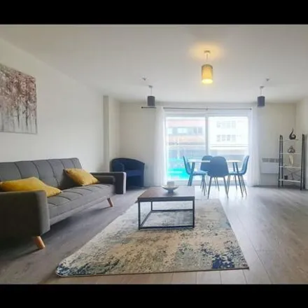 Rent this 1 bed apartment on Mamba Boxing Gym in Bridge Street, Hemel Hempstead