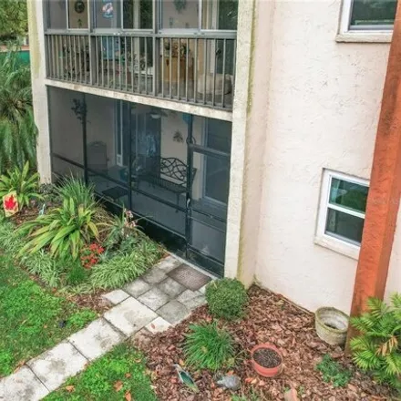 Buy this 2 bed condo on 1145 Lake Place Court in Lakeland, FL 33805