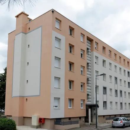 Rent this 4 bed apartment on 1 Rue des Perrières in 21200 Beaune, France