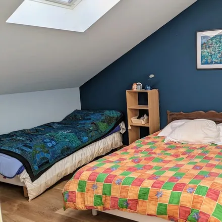 Rent this 3 bed house on 24110 Saint-Léon-sur-l'Isle