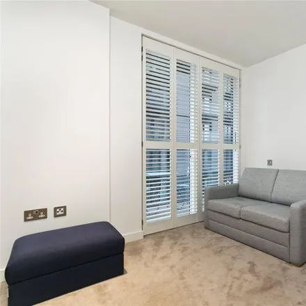 Image 9 - Park Vista Tower, 5 Cobblestone Square, St. George in the East, London, E1W 3AY, United Kingdom - Apartment for rent